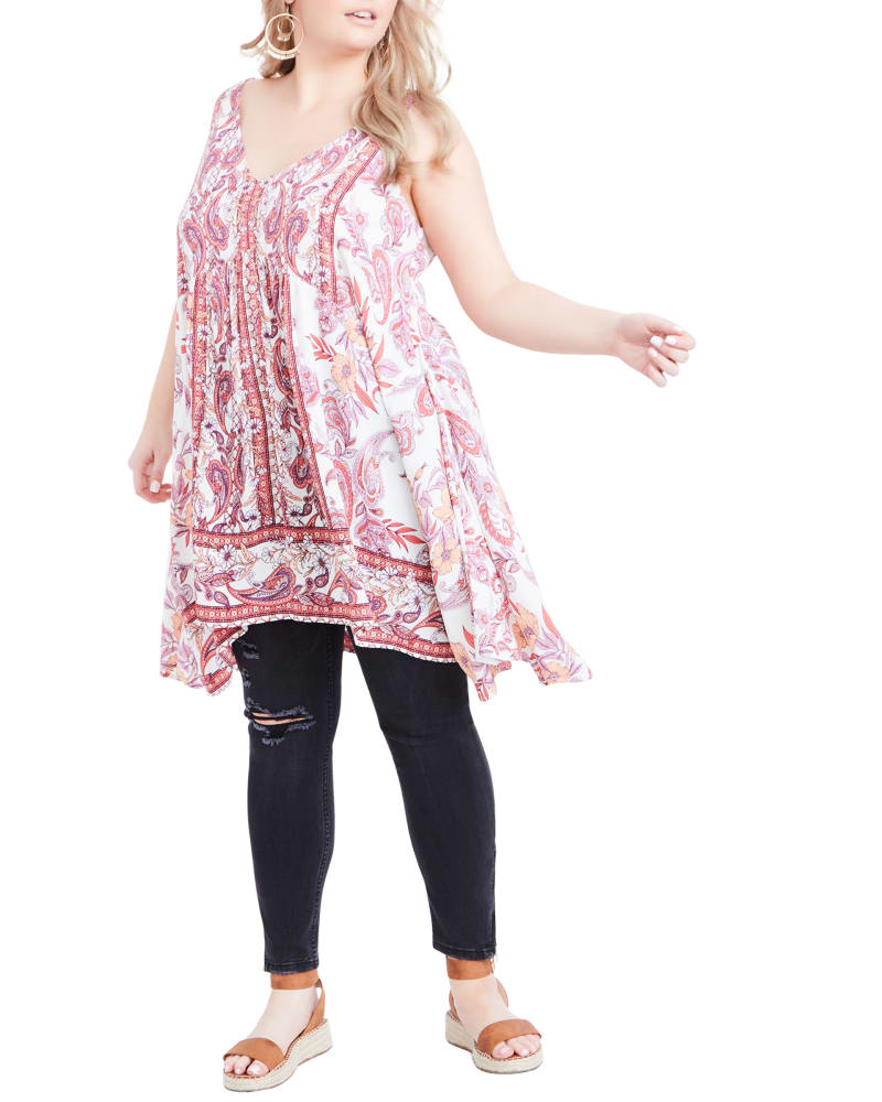 Plus size model wearing  by Aveology | Dia&Co | dia_product_style_image_id:188447